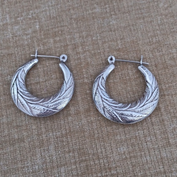 Sterling Silver Feather Leaf Pattern Thick Chunky Hoop Earrings - Picture 5 of 7